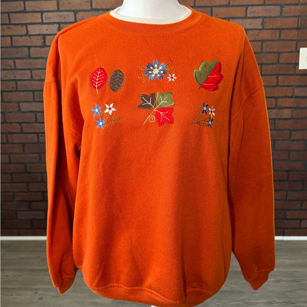 Vintage Basic‎ Editions Fall Embroidered Sweatshirt